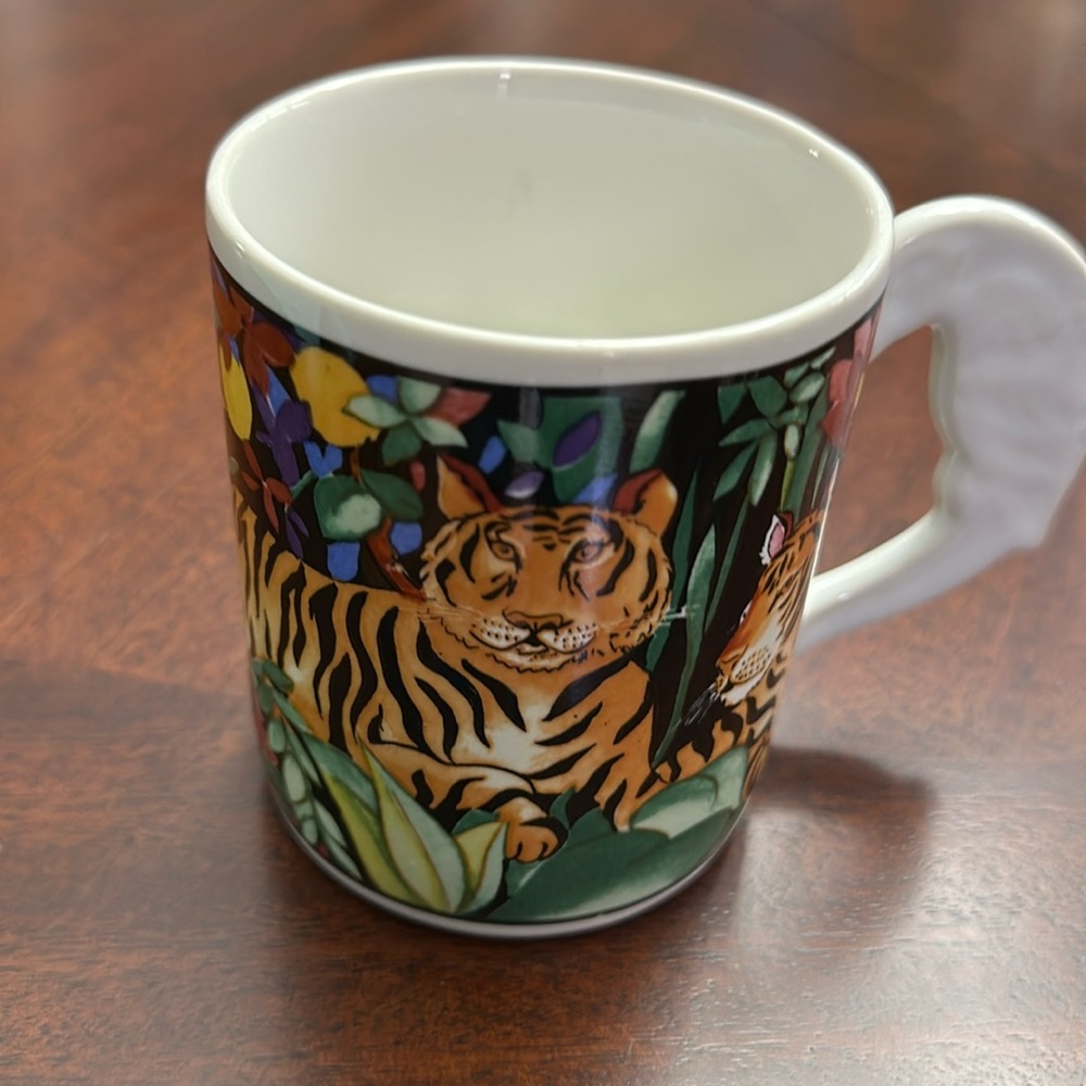 Vitromaster Rain Forest Tigers Parrots Ceramic Mug